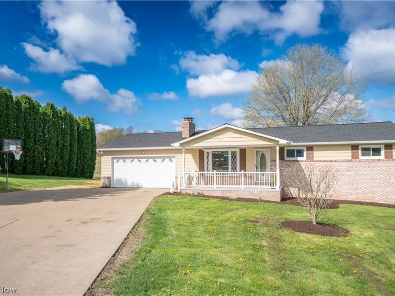 7162 Sandy Lane NW, Malvern, OH 44644 Photo 1