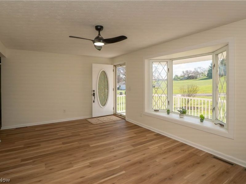 7162 Sandy Lane NW, Malvern, OH 44644 Photo 4