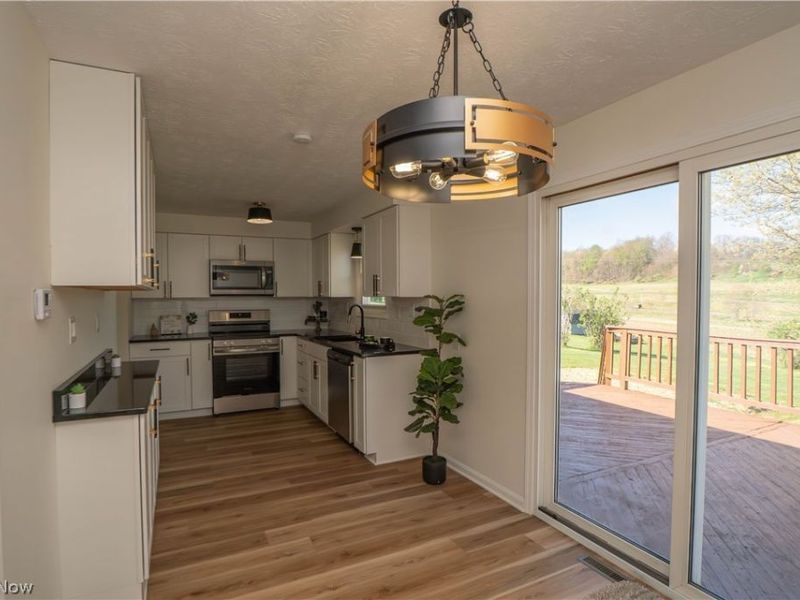 7162 Sandy Lane NW, Malvern, OH 44644 Photo 9