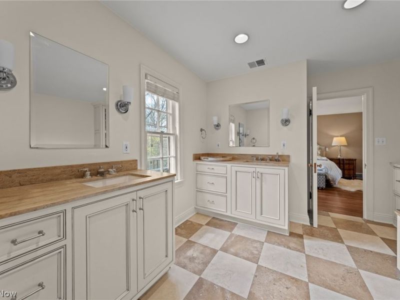 17640 S Woodland Road, Shaker Heights, OH 44120 Photo 17