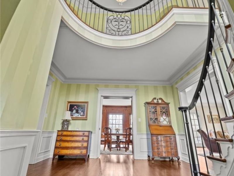 17640 S Woodland Road, Shaker Heights, OH 44120 Photo 2