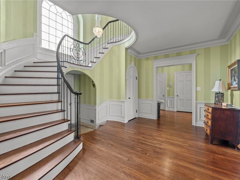 17640 S Woodland Road, Shaker Heights, OH 44120 Photo 4