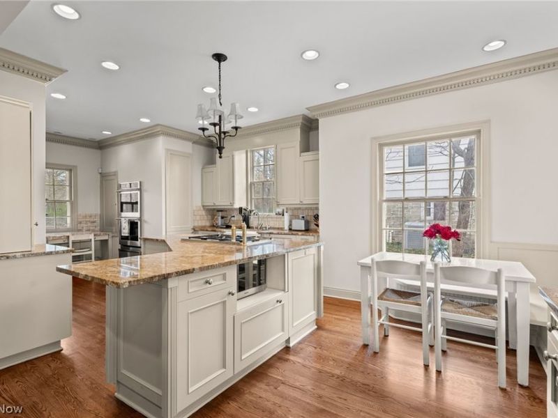 17640 S Woodland Road, Shaker Heights, OH 44120 Photo 9