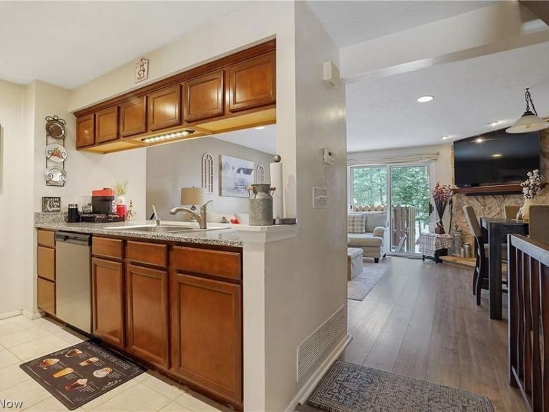 2978 Heatherwood Court , Stow, OH 44224 Photo 8