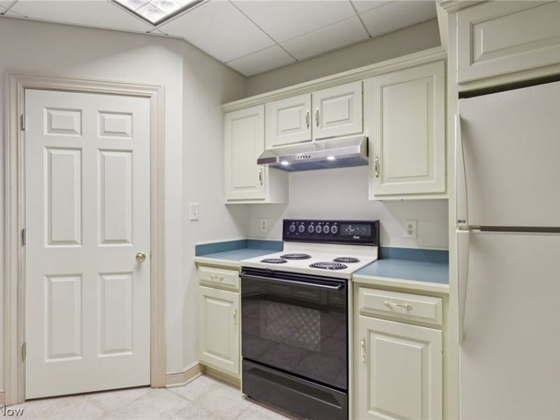 2850 Roundhill Road , Akron, OH 44333 Photo 33