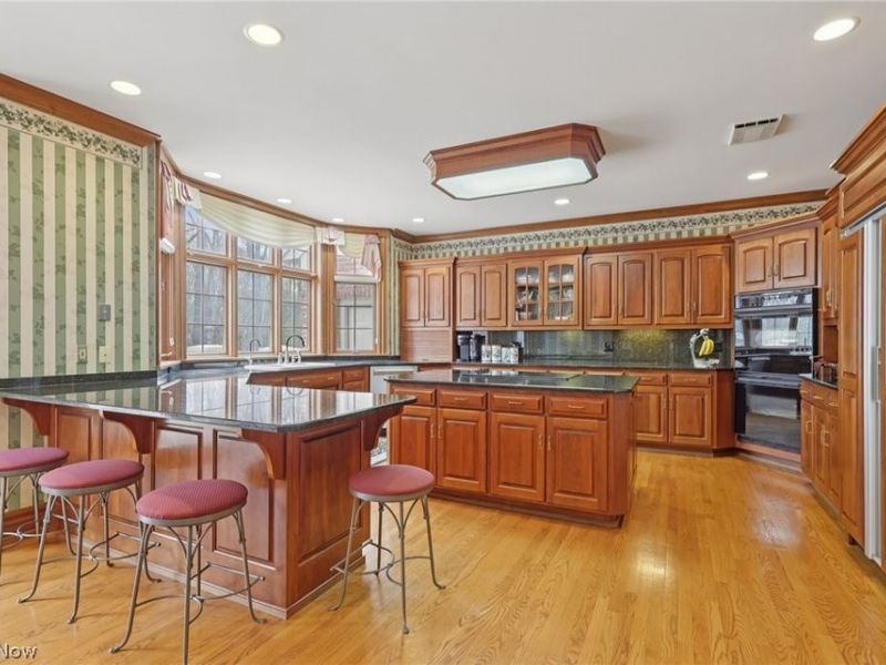 2850 Roundhill Road , Akron, OH 44333 Photo 8