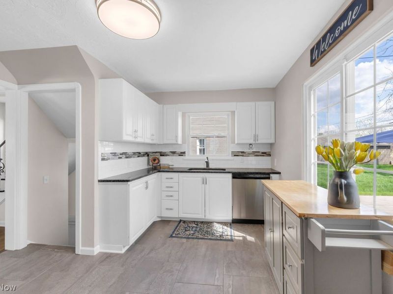 19347 Purnell Avenue , Rocky River, OH 44116 Photo 9