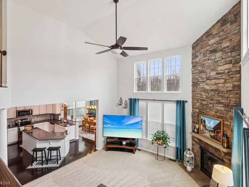 817 Hilliary Lane , Aurora, OH 44202 Photo 3