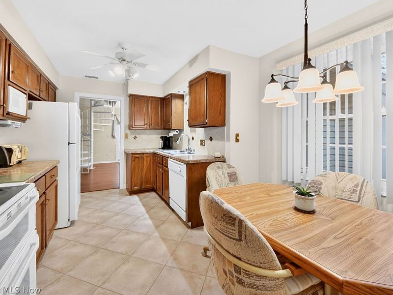 887 Wellsley Lane , Akron, OH 44313 Photo 13