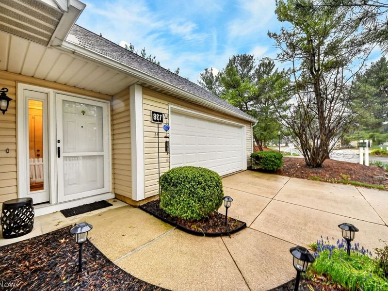 887 Wellsley Lane , Akron, OH 44313 Photo 31