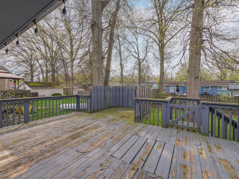 24763 Doe Drive, North Olmsted, OH 44070 Photo 10