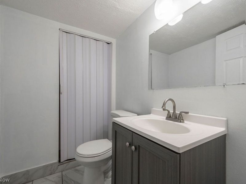 24763 Doe Drive, North Olmsted, OH 44070 Photo 17