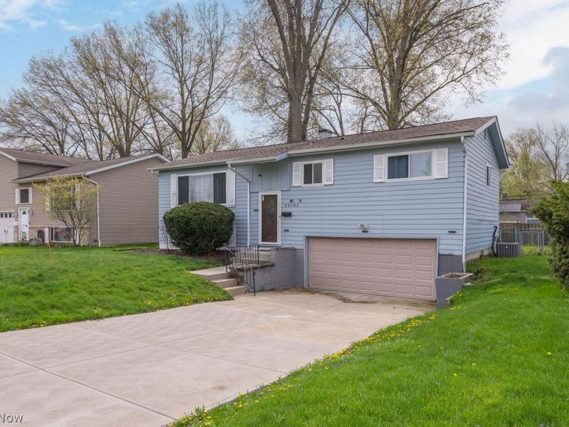 24763 Doe Drive, North Olmsted, OH 44070 Photo 3