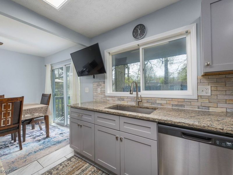 24763 Doe Drive, North Olmsted, OH 44070 Photo 48