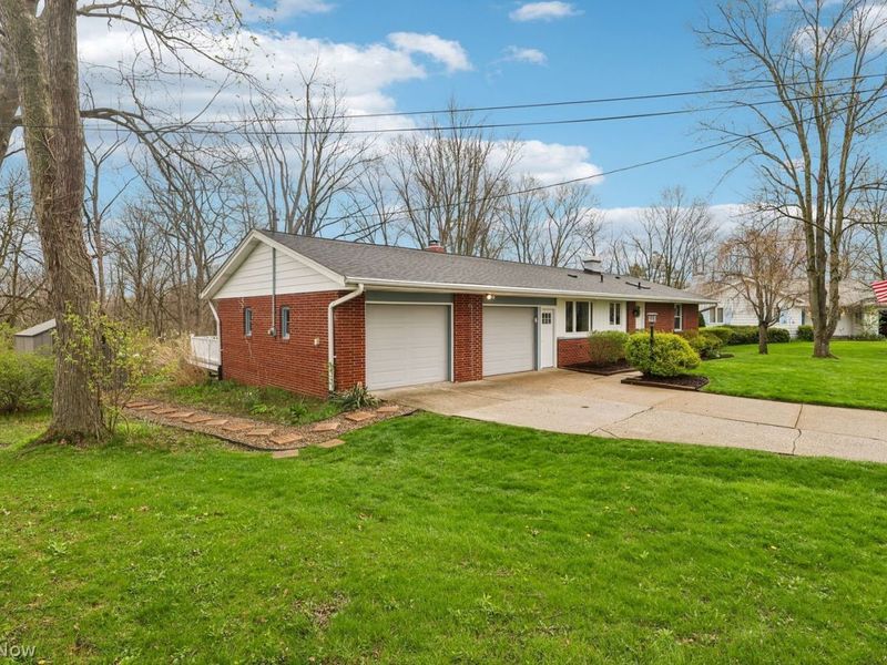 82 Squires Court , Medina, OH 44256 Photo 2