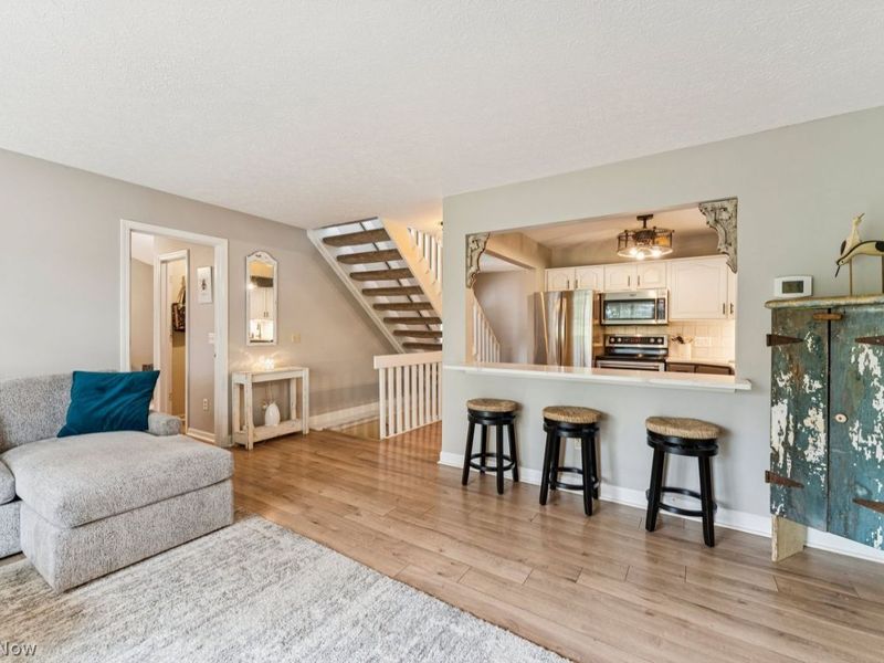 670 Hickory Hill Court, Streetsboro, OH 44241 Photo 3