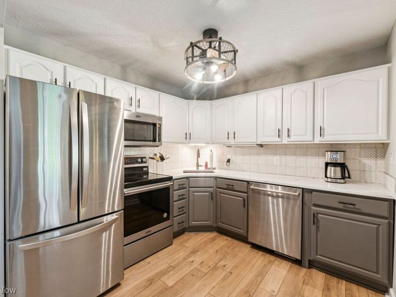 670 Hickory Hill Court, Streetsboro, OH 44241 Photo 5