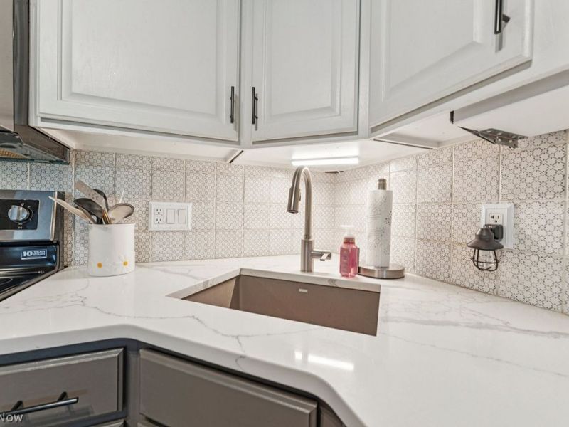 670 Hickory Hill Court, Streetsboro, OH 44241 Photo 9