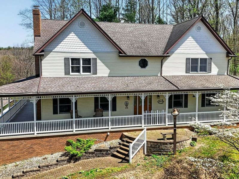 5042 Shawnee Drive , Carrollton, OH 44615 Photo 2