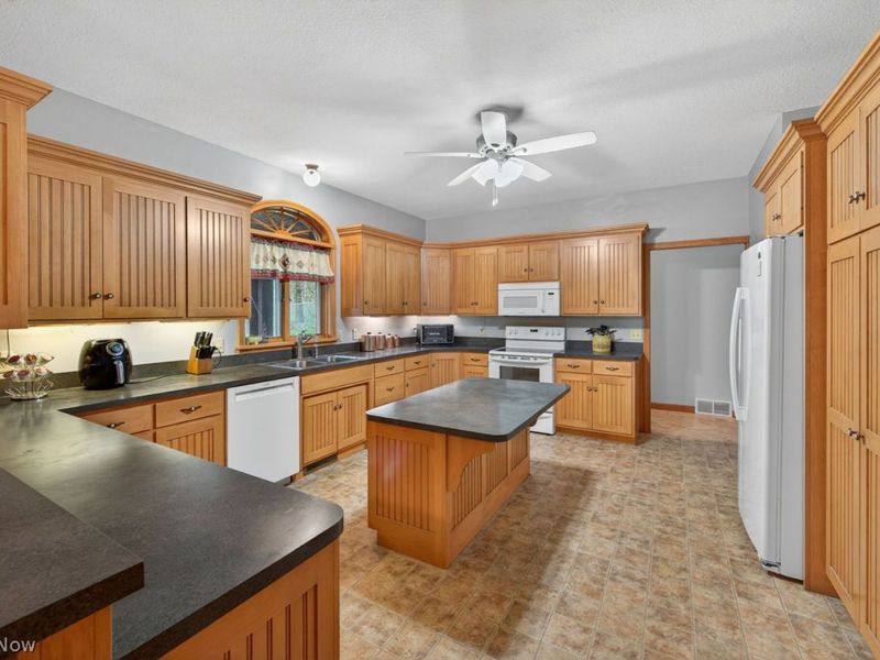 5042 Shawnee Drive , Carrollton, OH 44615 Photo 22