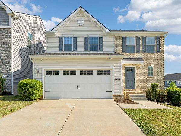 2823 Winterberry Dr , Columbia, TN 38401