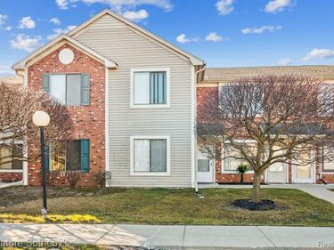 30773 Hidden Pines, Roseville, MI 48066