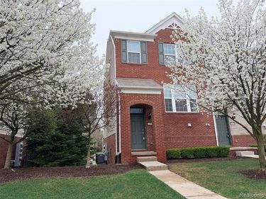 44561 GWINNETT Loop, Novi, MI 48377