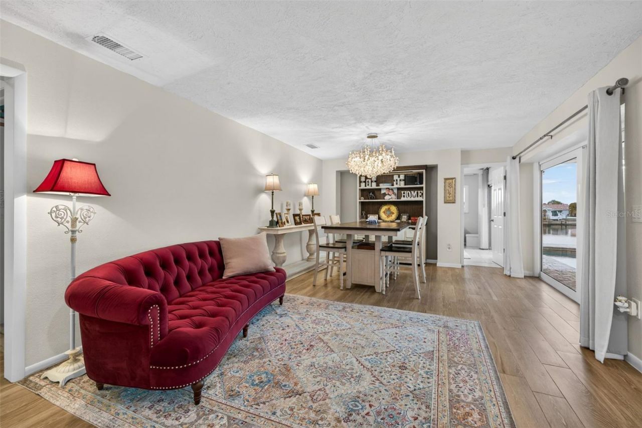 4712 Overlook Drive Ne, Saint Petersburg, FL 33703 Photo