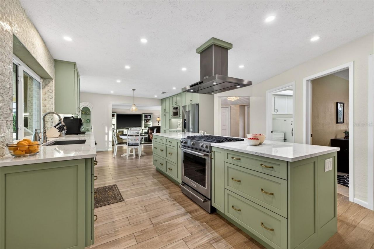 4712 Overlook Drive Ne, Saint Petersburg, FL 33703 Photo