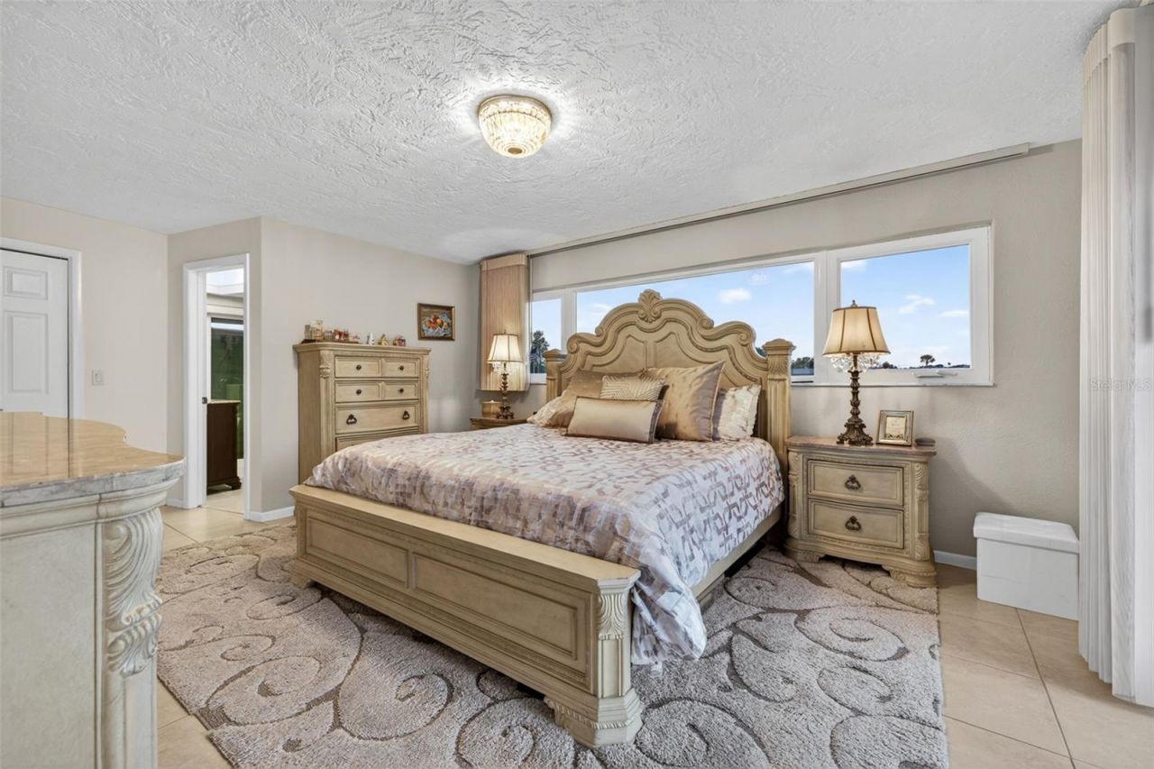 4712 Overlook Drive Ne, Saint Petersburg, FL 33703 Photo