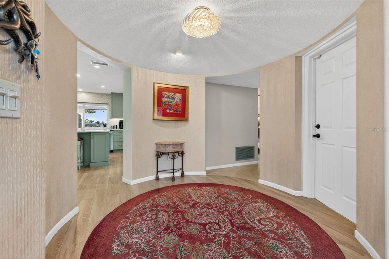4712 Overlook Drive Ne, Saint Petersburg, FL 33703 Photo
