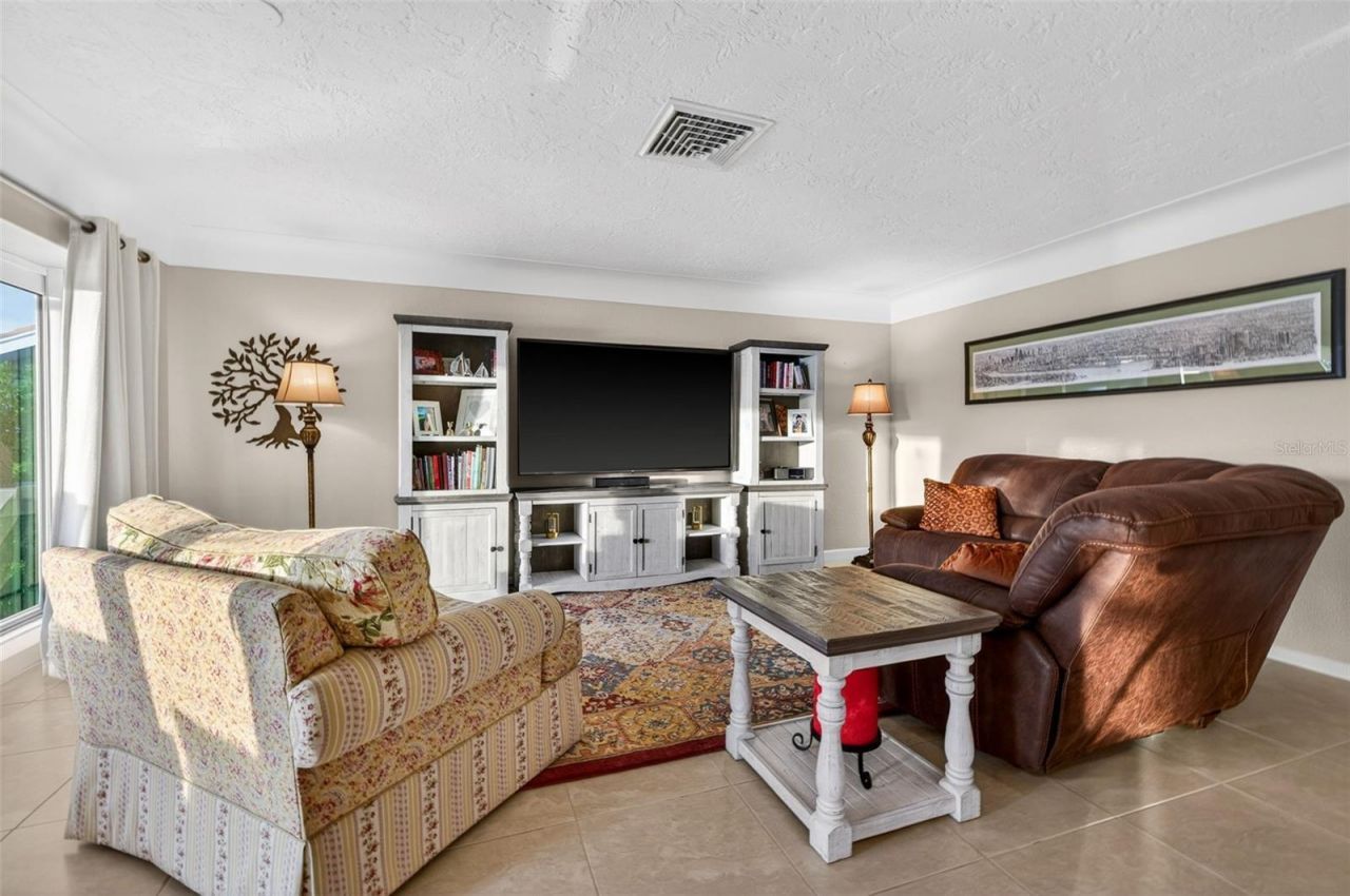 4712 Overlook Drive Ne, Saint Petersburg, FL 33703 Photo