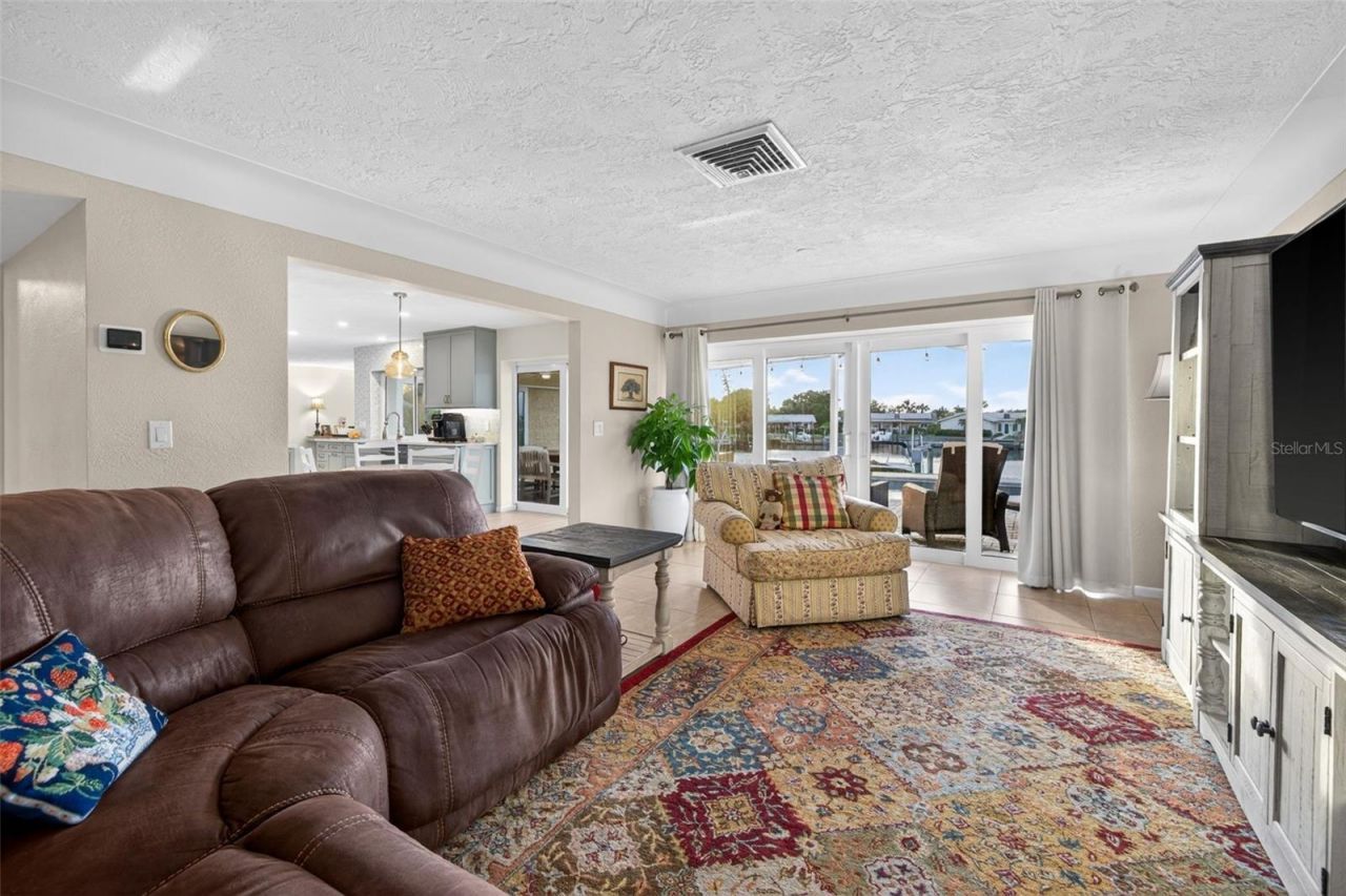 4712 Overlook Drive Ne, Saint Petersburg, FL 33703 Photo