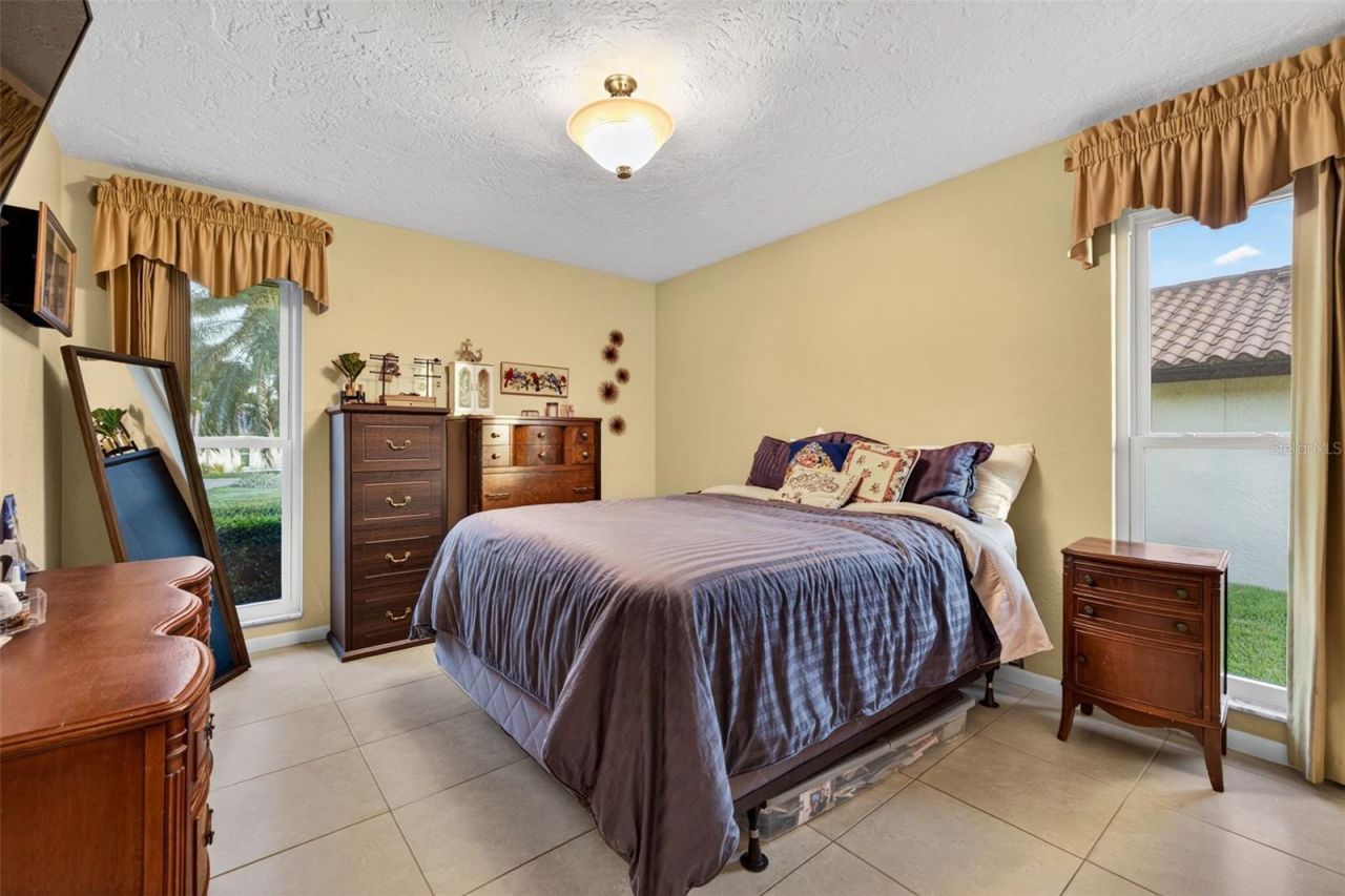 4712 Overlook Drive Ne, Saint Petersburg, FL 33703 Photo