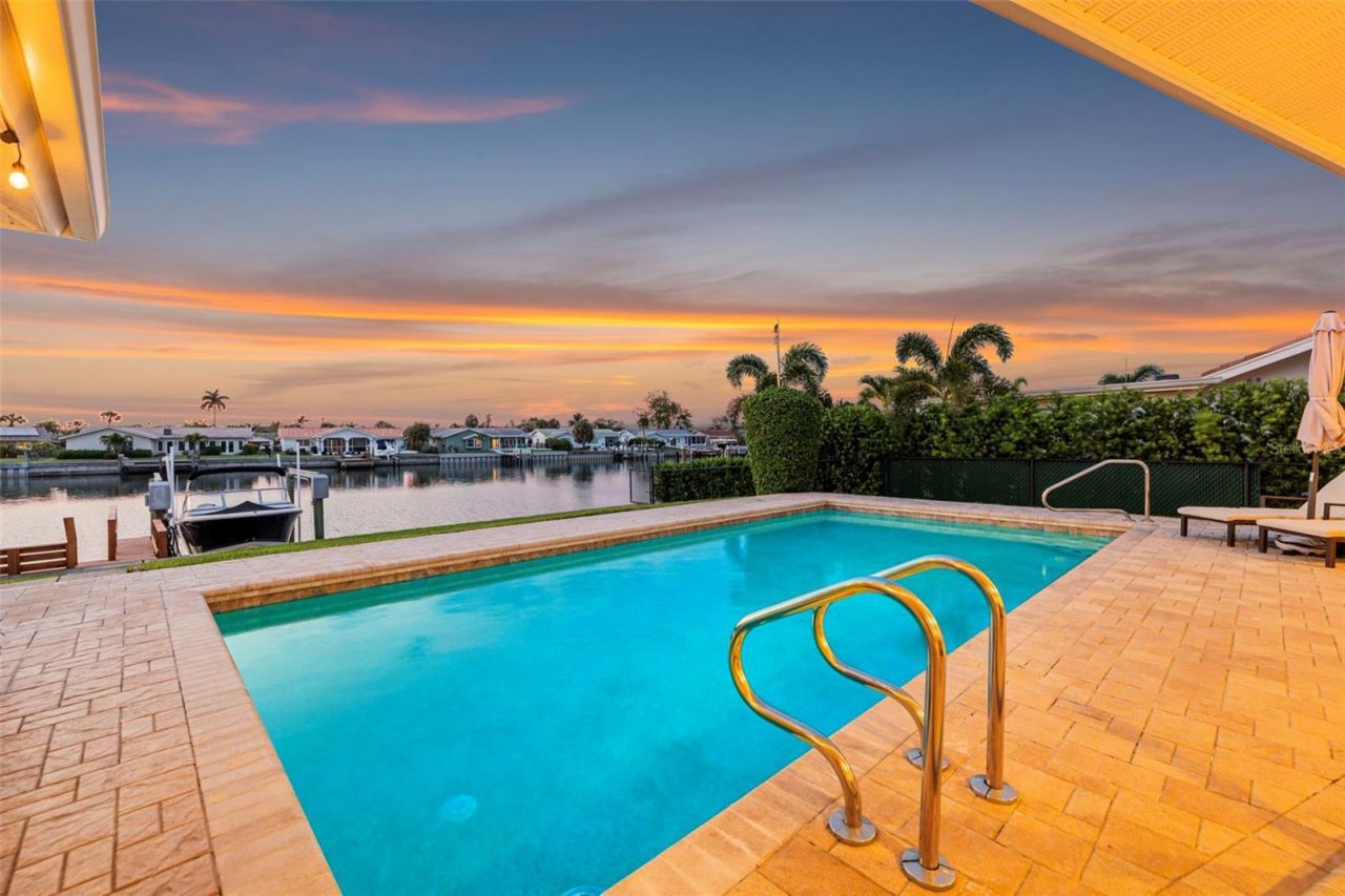 4712 Overlook Drive Ne, Saint Petersburg, FL 33703 Photo