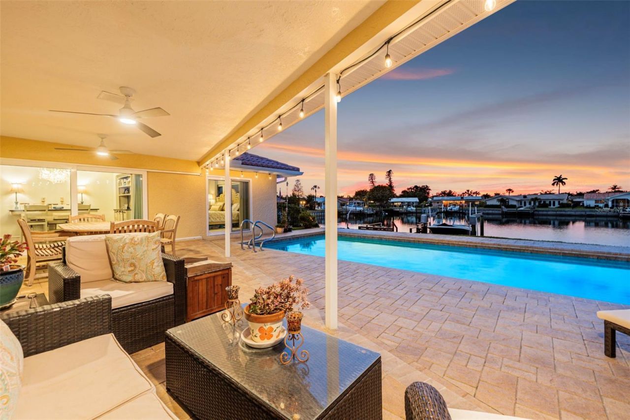 4712 Overlook Drive Ne, Saint Petersburg, FL 33703 Photo