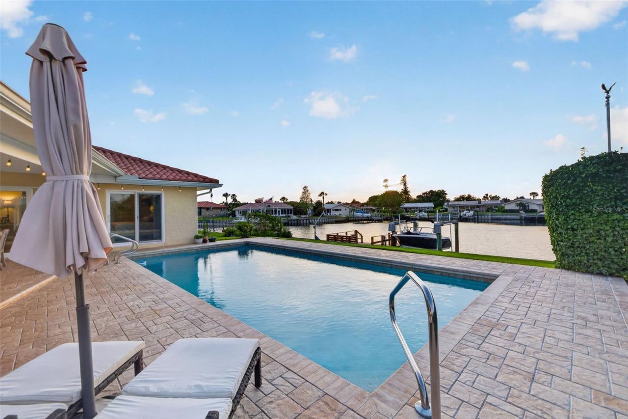 4712 Overlook Drive Ne, Saint Petersburg, FL 33703 Photo