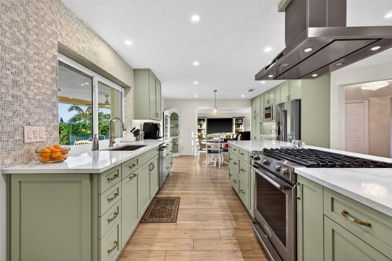 4712 Overlook Drive Ne, Saint Petersburg, FL 33703 Photo