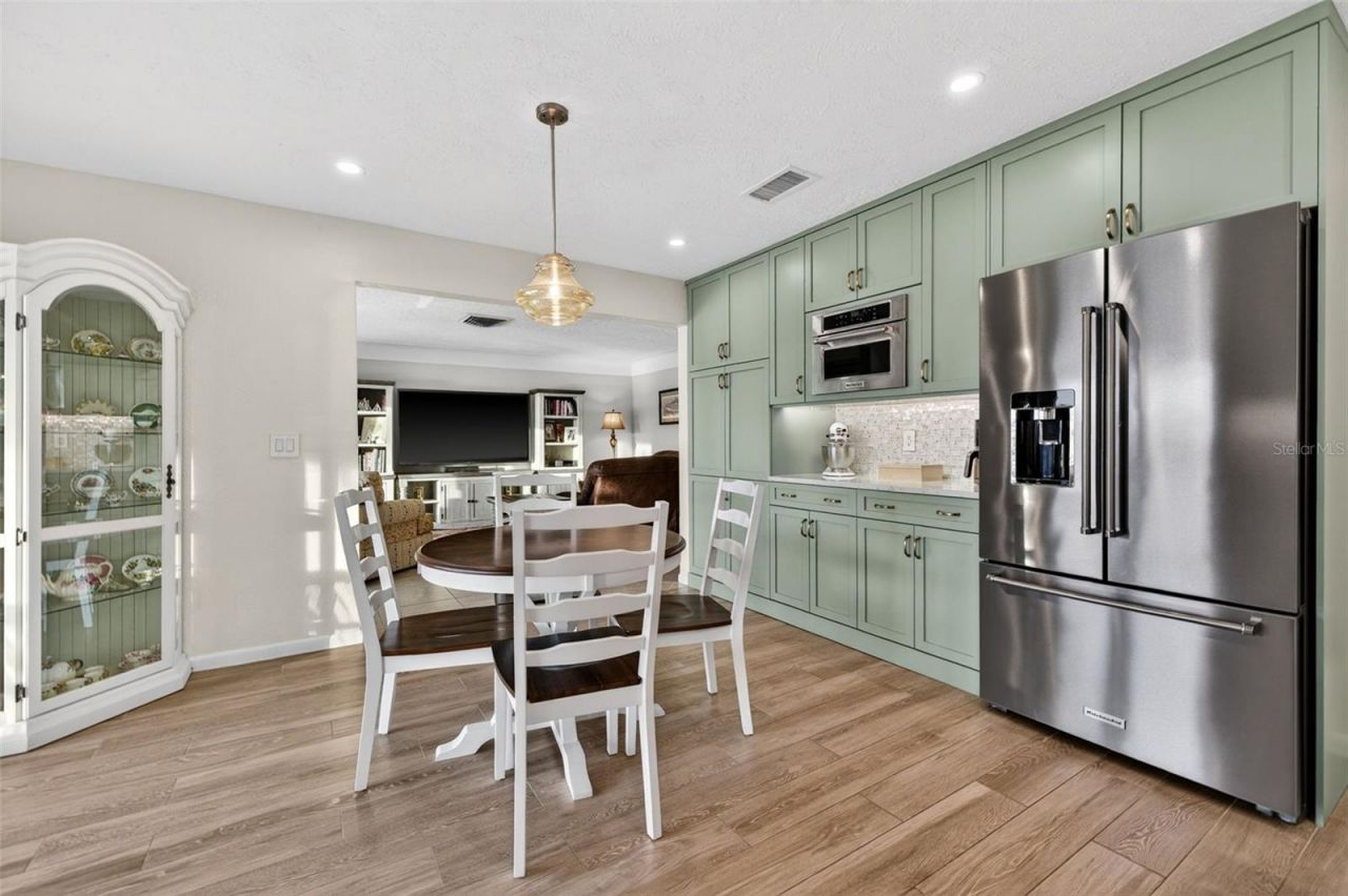 4712 Overlook Drive Ne, Saint Petersburg, FL 33703 Photo