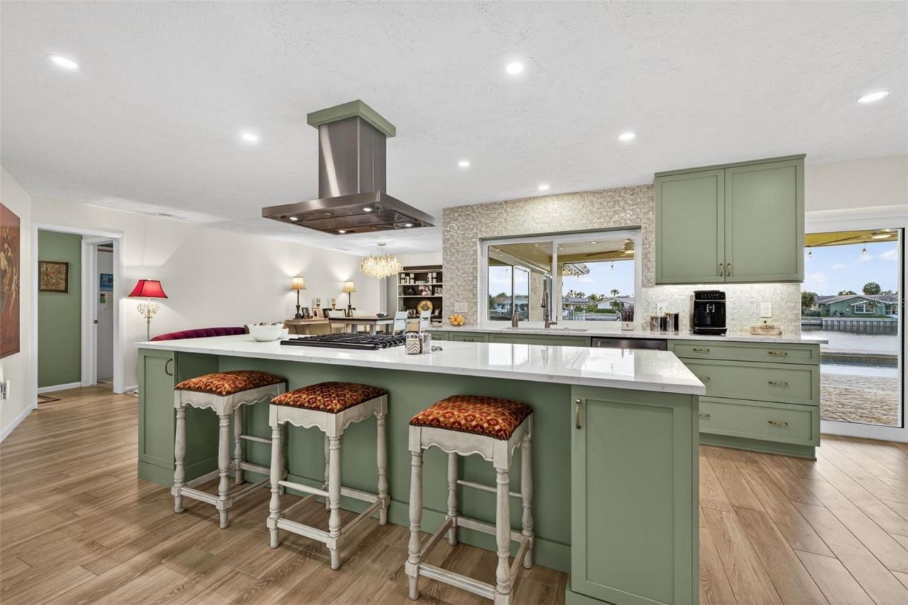 4712 Overlook Drive Ne, Saint Petersburg, FL 33703 Photo