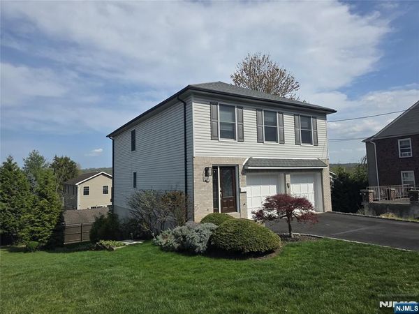 194 8th Street, CRESSKILL, NJ 07626