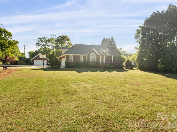 1701 South Point Road, Belmont, NC 28012