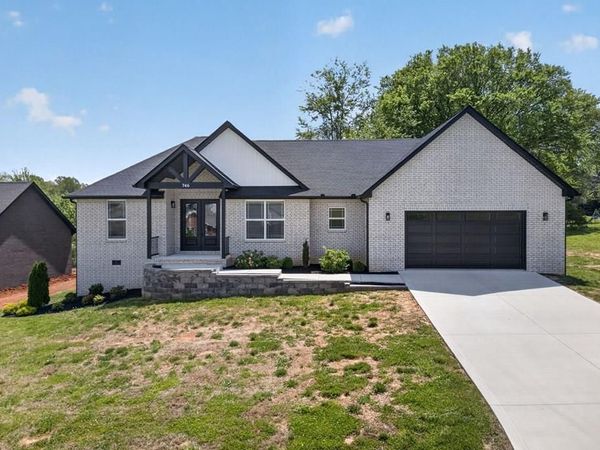 746 Blue Water Drive, Cookeville, TN 38506