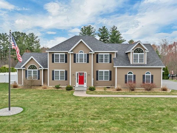 26 Lamplighter Lane, Salem, NH 03079