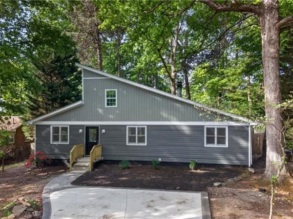 2913 Marthas Place, Greensboro, NC 27408