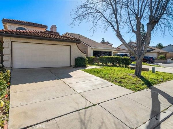 832 Chelsea Court, Simi Valley, CA 93065