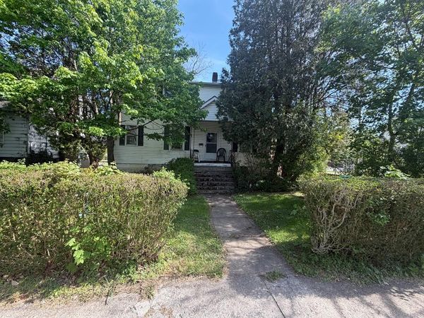 611 COLLEGE AVE, BLUEFIELD, WV 24701