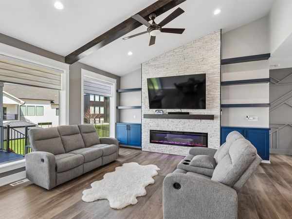 5010 147th Street, Urbandale, IA 50323