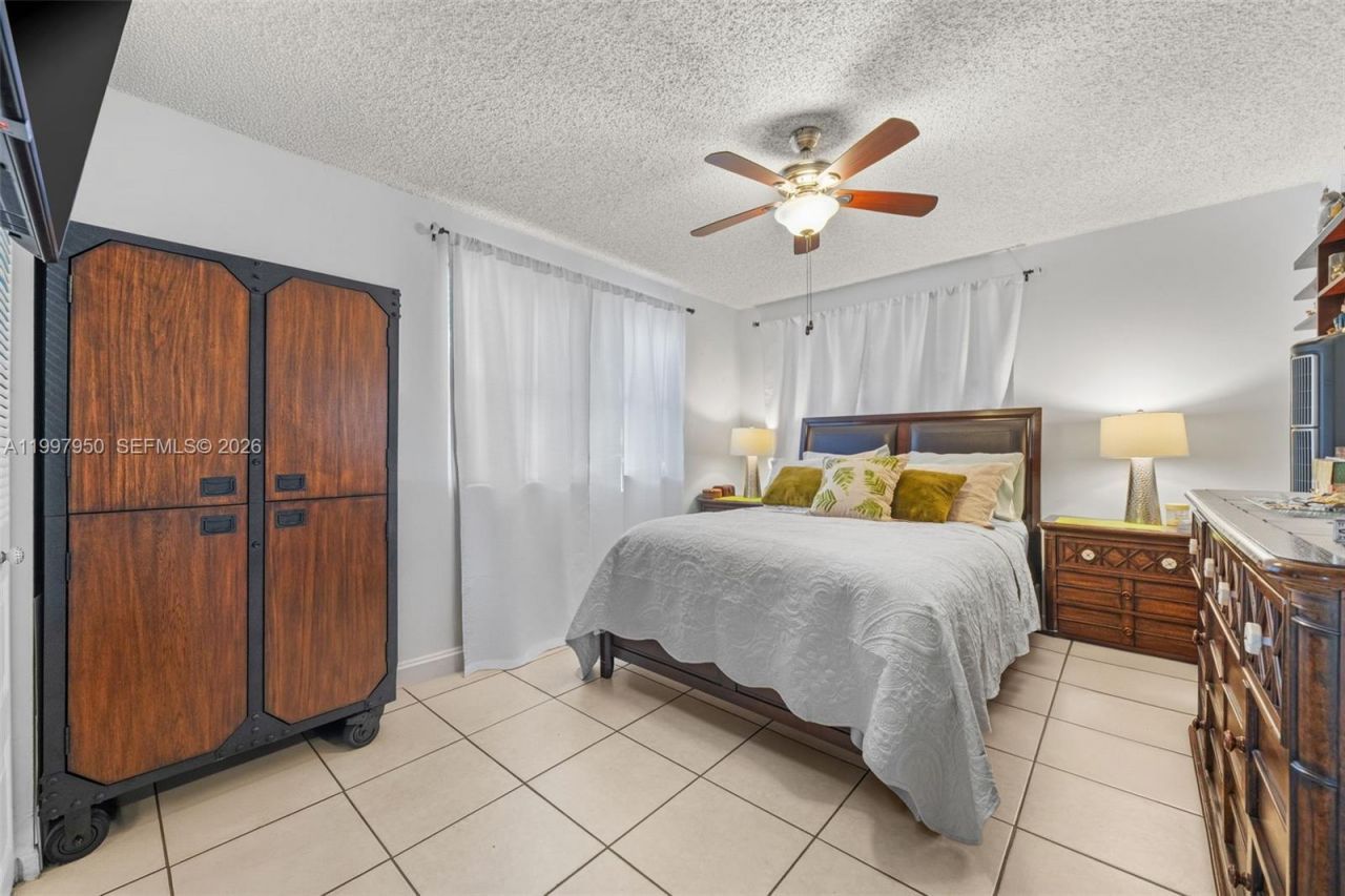 8120 Geneva Ct, Unit 148, Doral, FL 33166 Photo