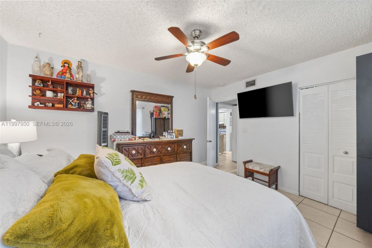 8120 Geneva Ct, Unit 148, Doral, FL 33166 Photo